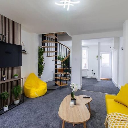 Open Mind Property - Luxury House & Free Parking Portsmouth Exterior foto